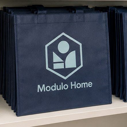 Customized shopping bags for hotels, galleries and gift shops